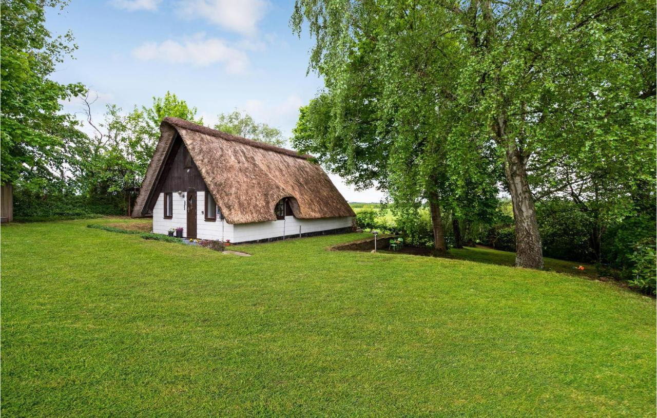 Stunning Home In Logstrup With Kitchen Exterior foto