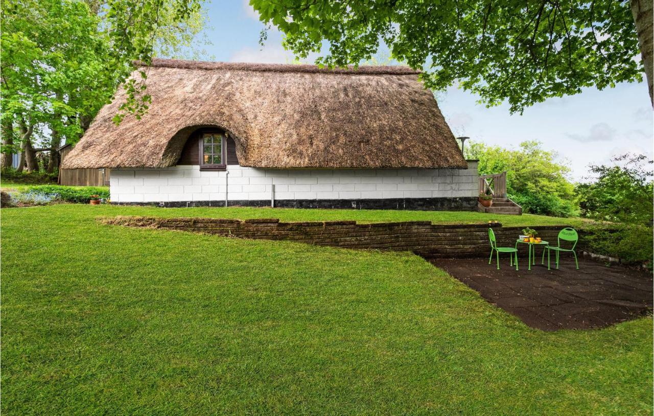 Stunning Home In Logstrup With Kitchen Exterior foto